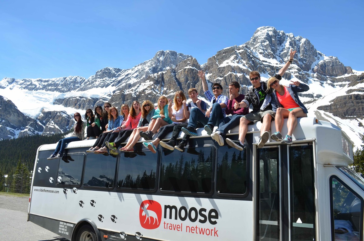 caravan bus tours canada